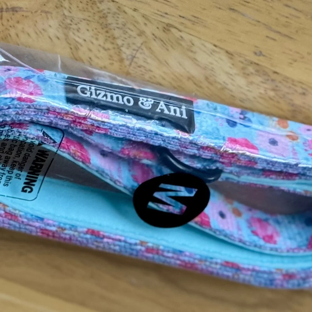 Medium Floral Pattern Dog Leash - Blue & Pink